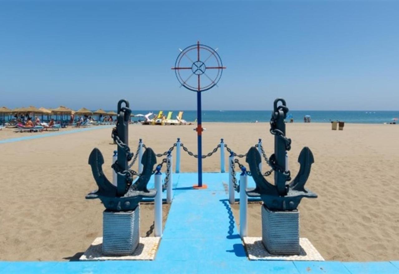 Beach Apartment Montemarcarihuela Torremolinos Exterior photo